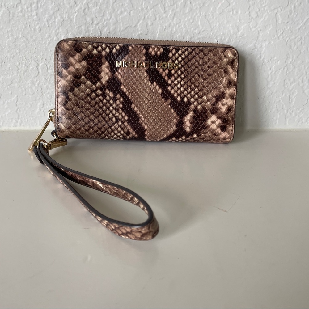 💃NEW Michael Kors Brown Snake Print Wallet/Wristlette🦋
